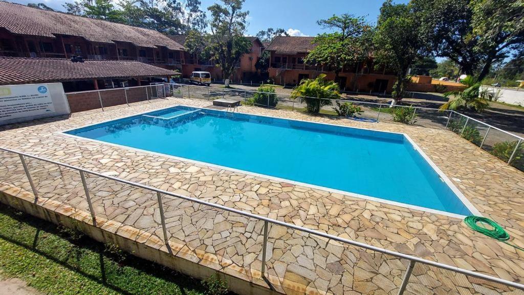 Lindo Apto Em Condominio Fechado Com Piscina.