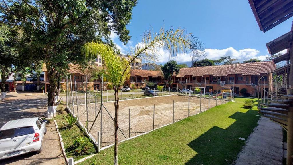 Lindo Apto Em Condominio Fechado Com Piscina. *